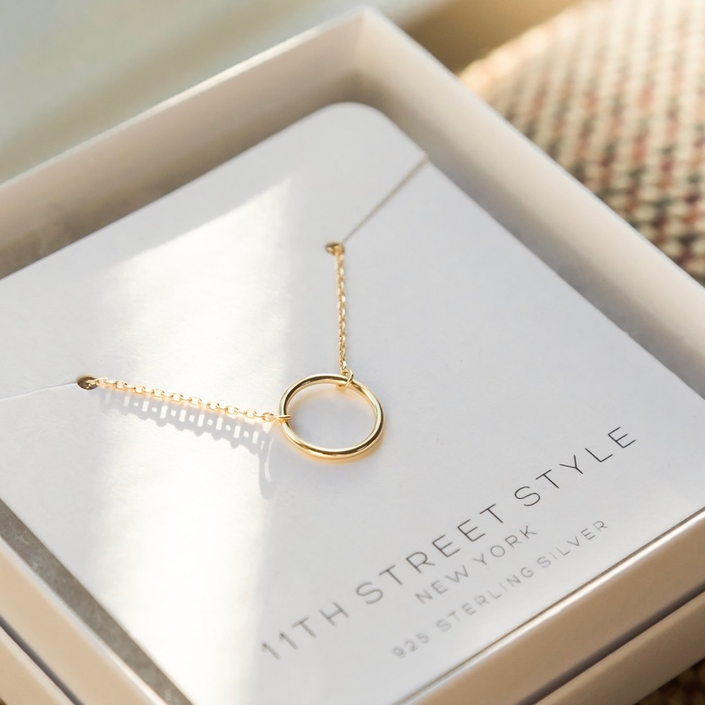 Circle Necklace | 14k Gold Plated - Picture 5 of 8